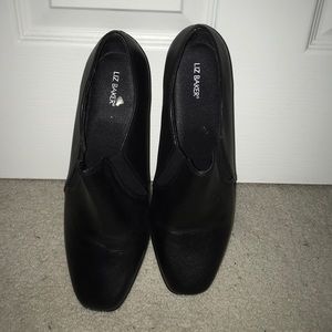 NWB Liz Baker black leather heels